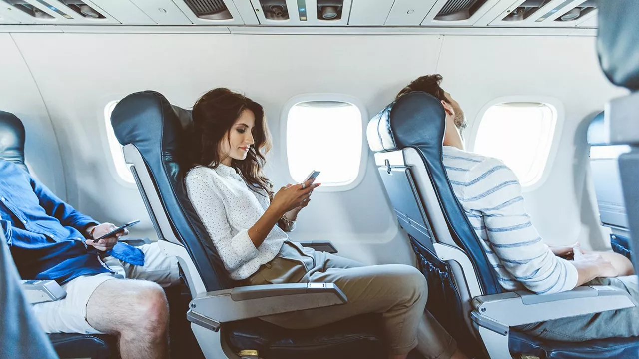Do domestic flights allow a drunk passenger?